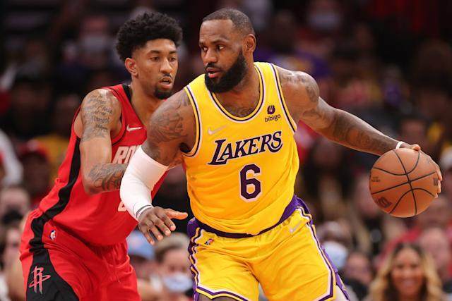 nba盘口-首发中锋詹姆斯为自己骄傲：我可以胜任任何位置
